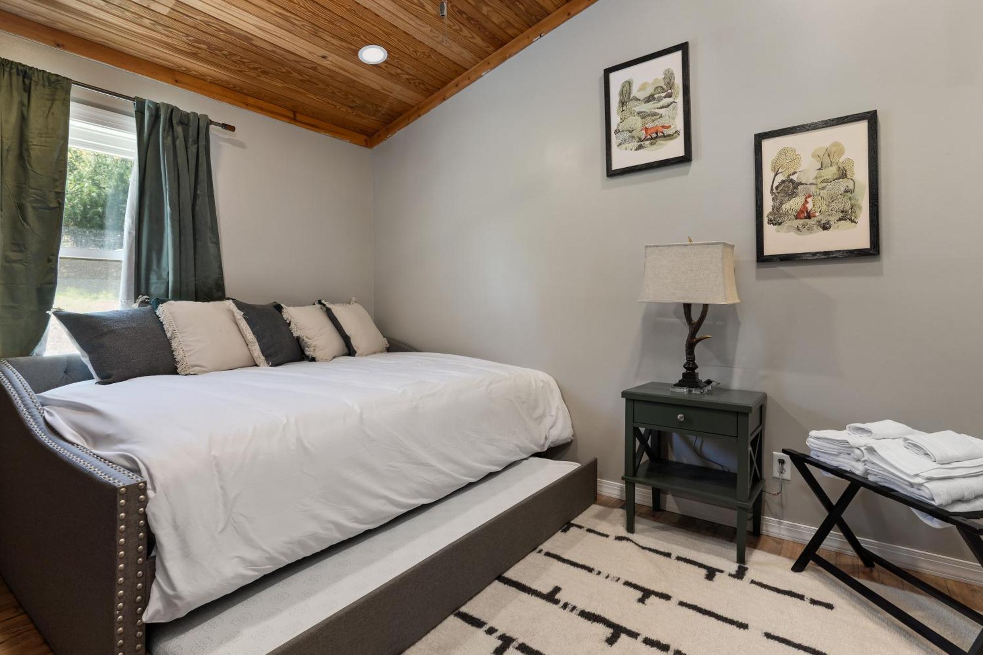 Spacious Cabin Near Hocking Hills And Caves With Hot Tub And Firepit Laurelville Exterior foto