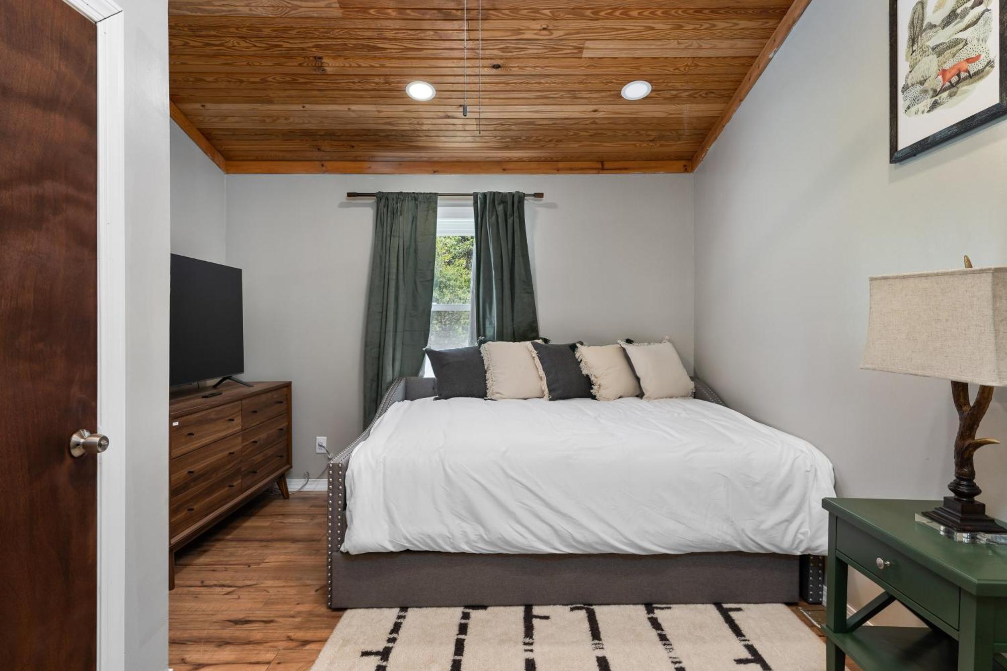 Spacious Cabin Near Hocking Hills And Caves With Hot Tub And Firepit Laurelville Exterior foto