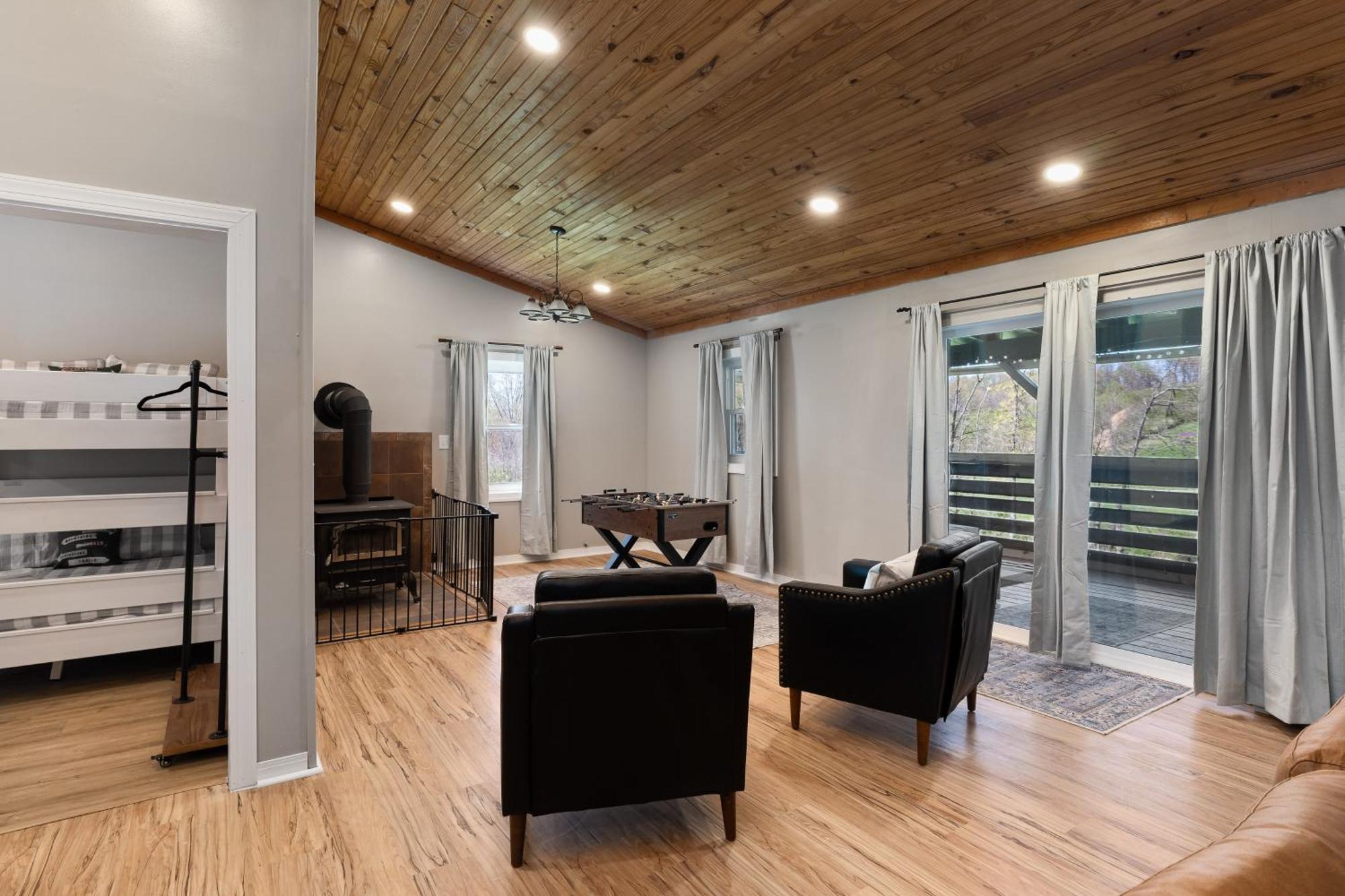 Spacious Cabin Near Hocking Hills And Caves With Hot Tub And Firepit Laurelville Exterior foto