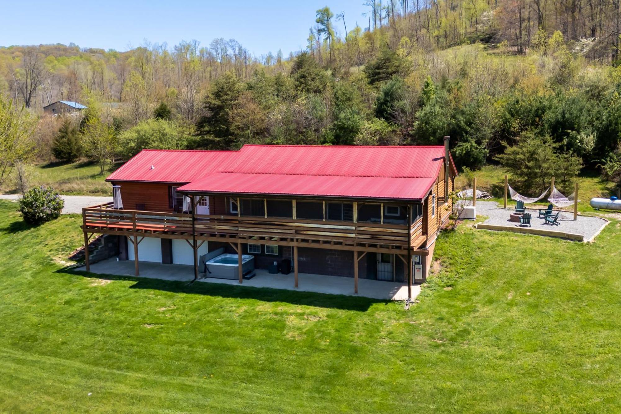 Spacious Cabin Near Hocking Hills And Caves With Hot Tub And Firepit Laurelville Exterior foto